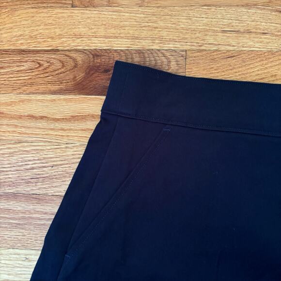 New Spanx Polished 6" Flat Front Shorts Navy Size 1X - Picture 3 of 6